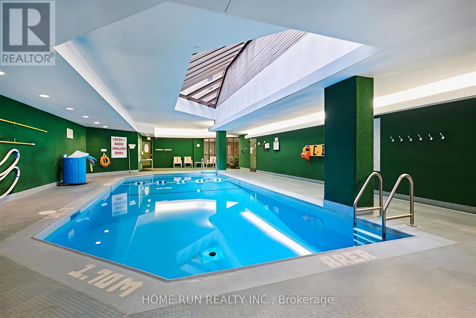 #104 151 BAY STREET - 36
