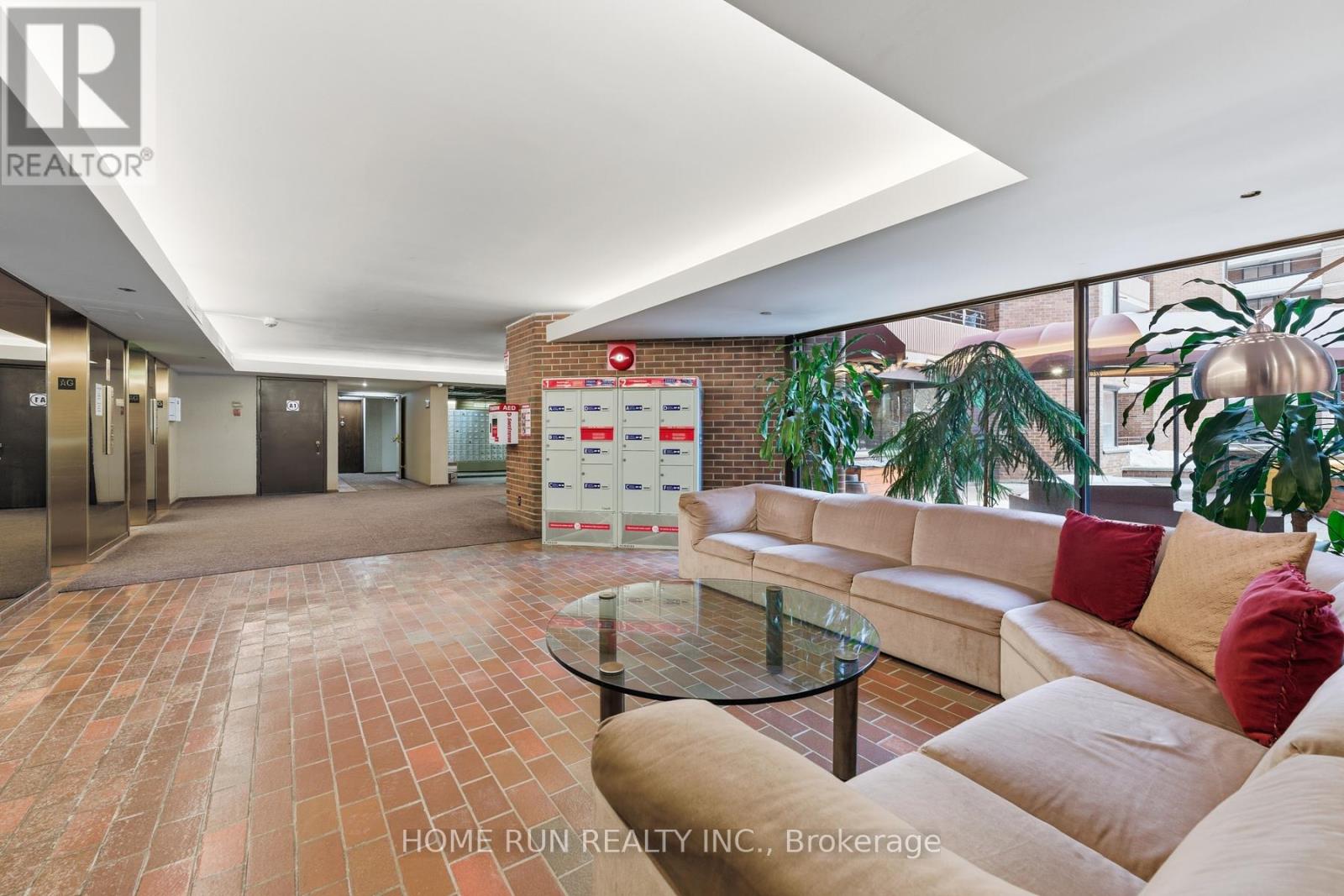 #104 151 BAY STREET - 6