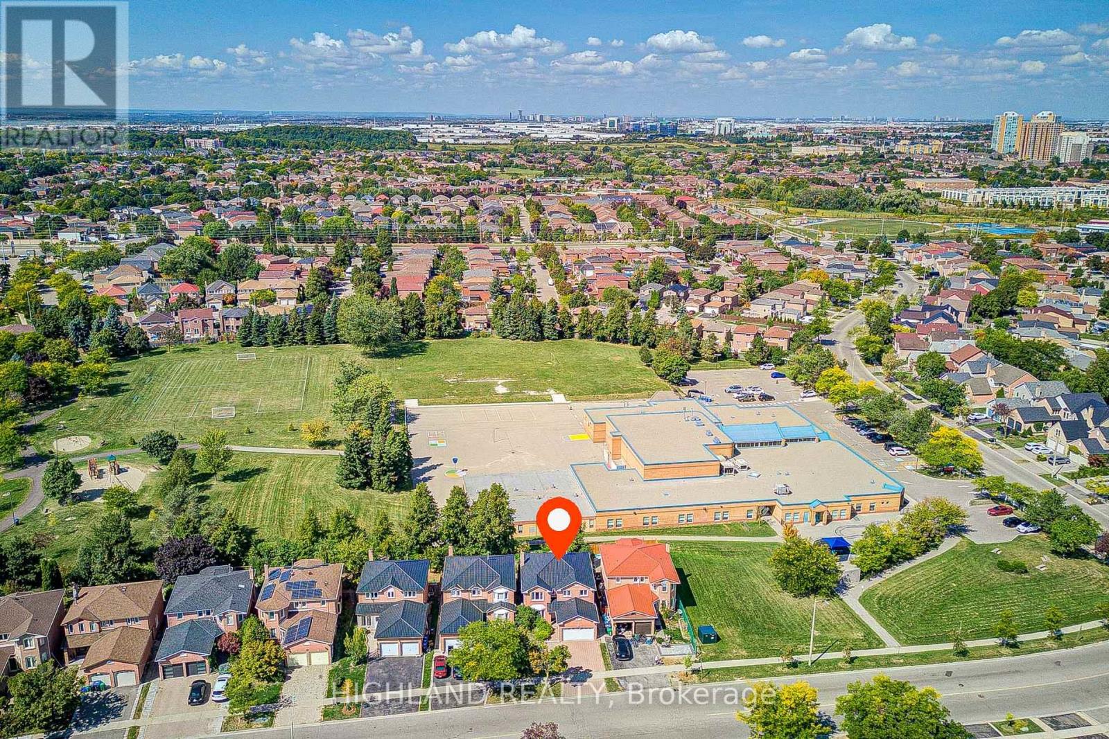 257 HUNTINGTON RIDGE DRIVE - 25