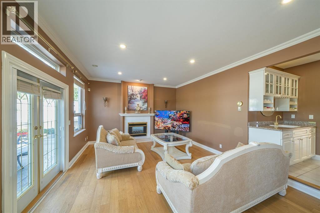 7 Bed, 5 Bath House for Sale in Burnaby – 7287 PANDORA STREET, Burnaby - Image 8