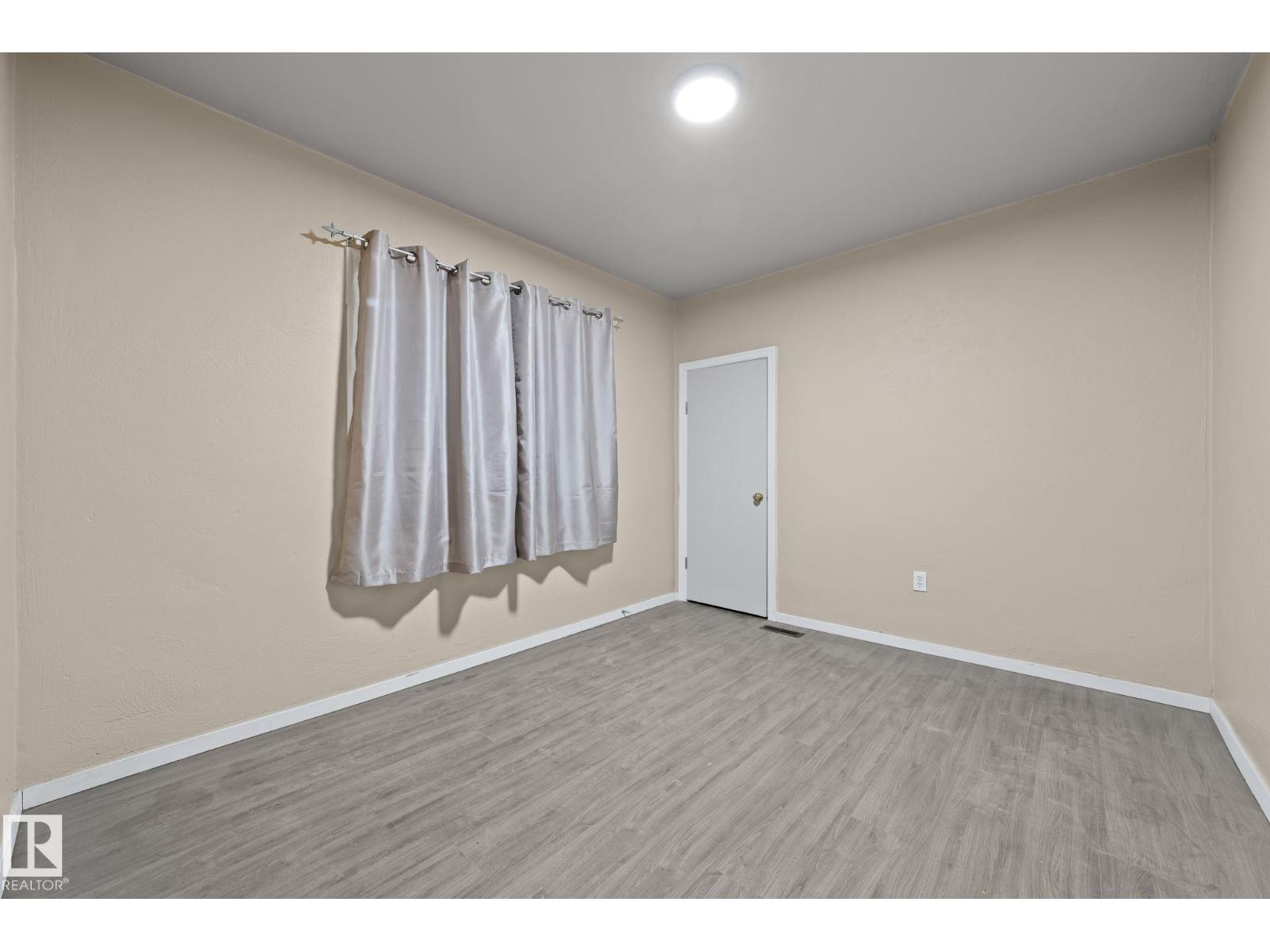 11414 85 ST NW - 20