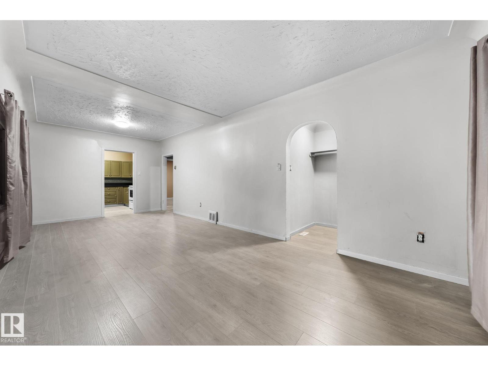 11414 85 ST NW - 21