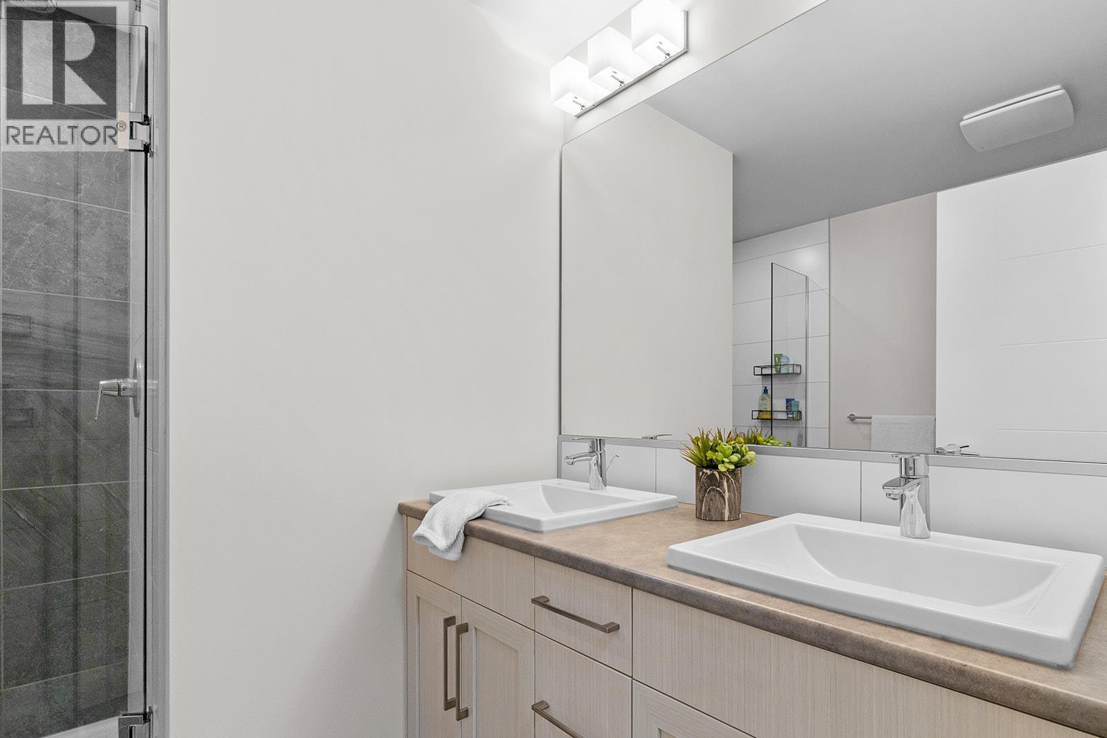 121 4380 Lakeshore Road, Kelowna