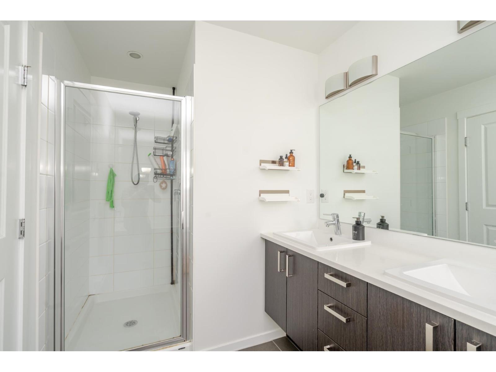 60 158 171 STREET, White Rock