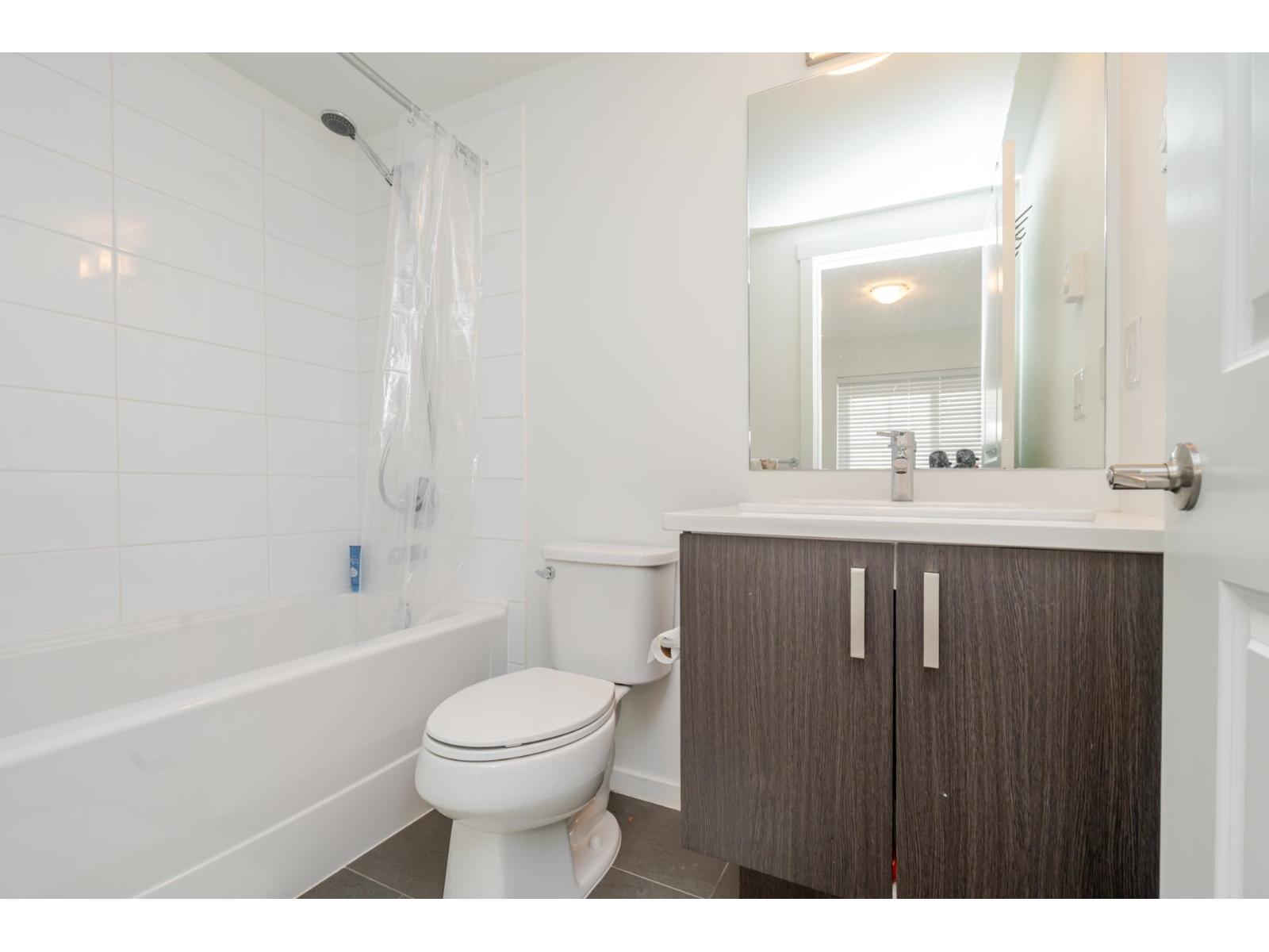 60 158 171 STREET, White Rock