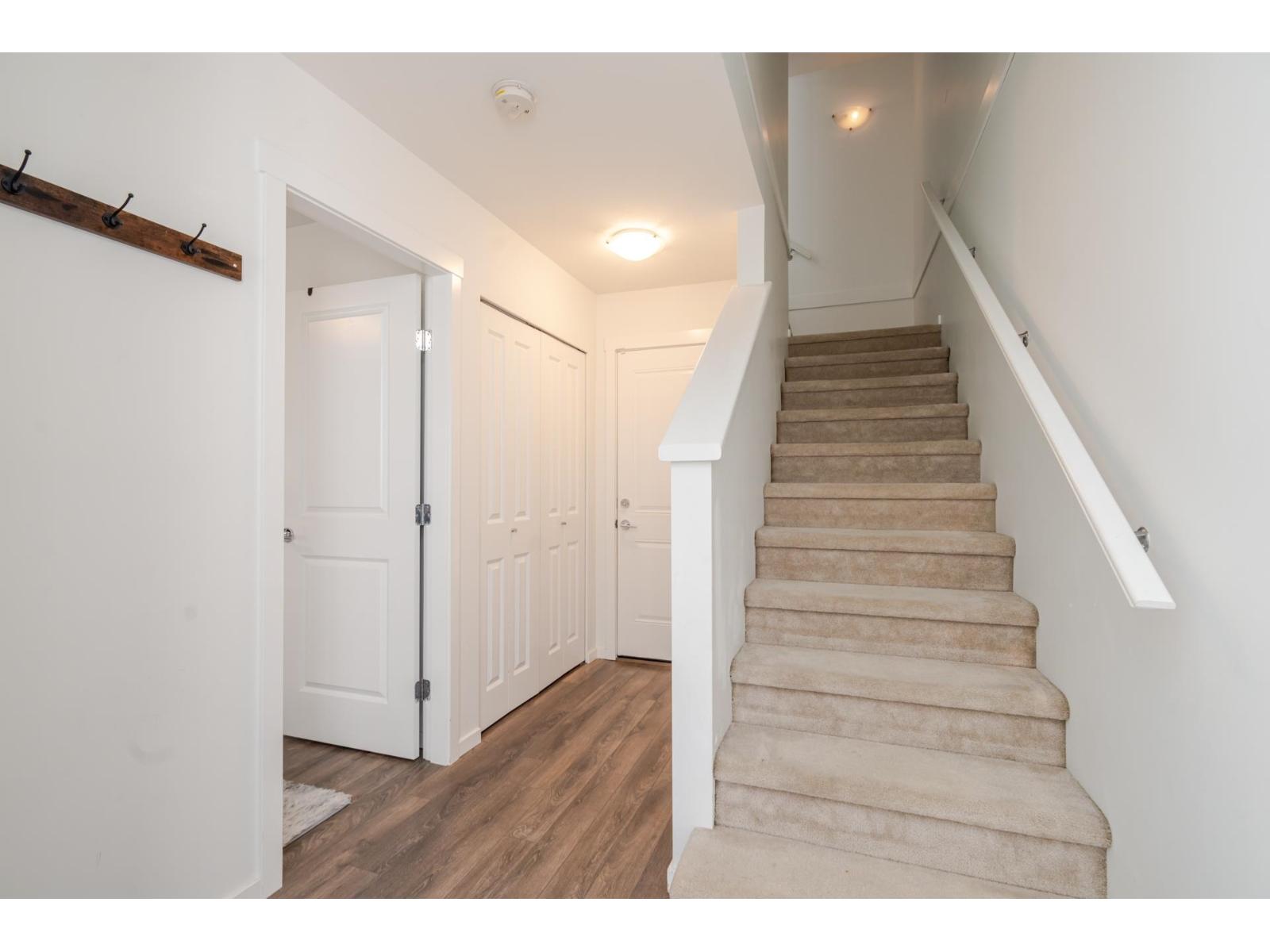 60 158 171 STREET, White Rock