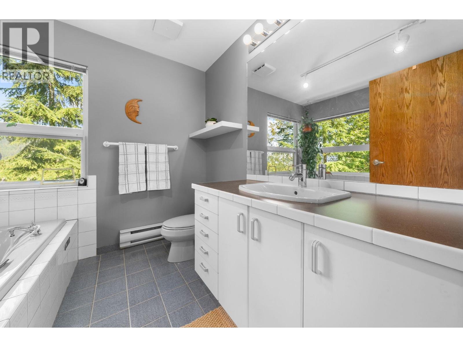 2301 GREENWOOD WAY, Squamish