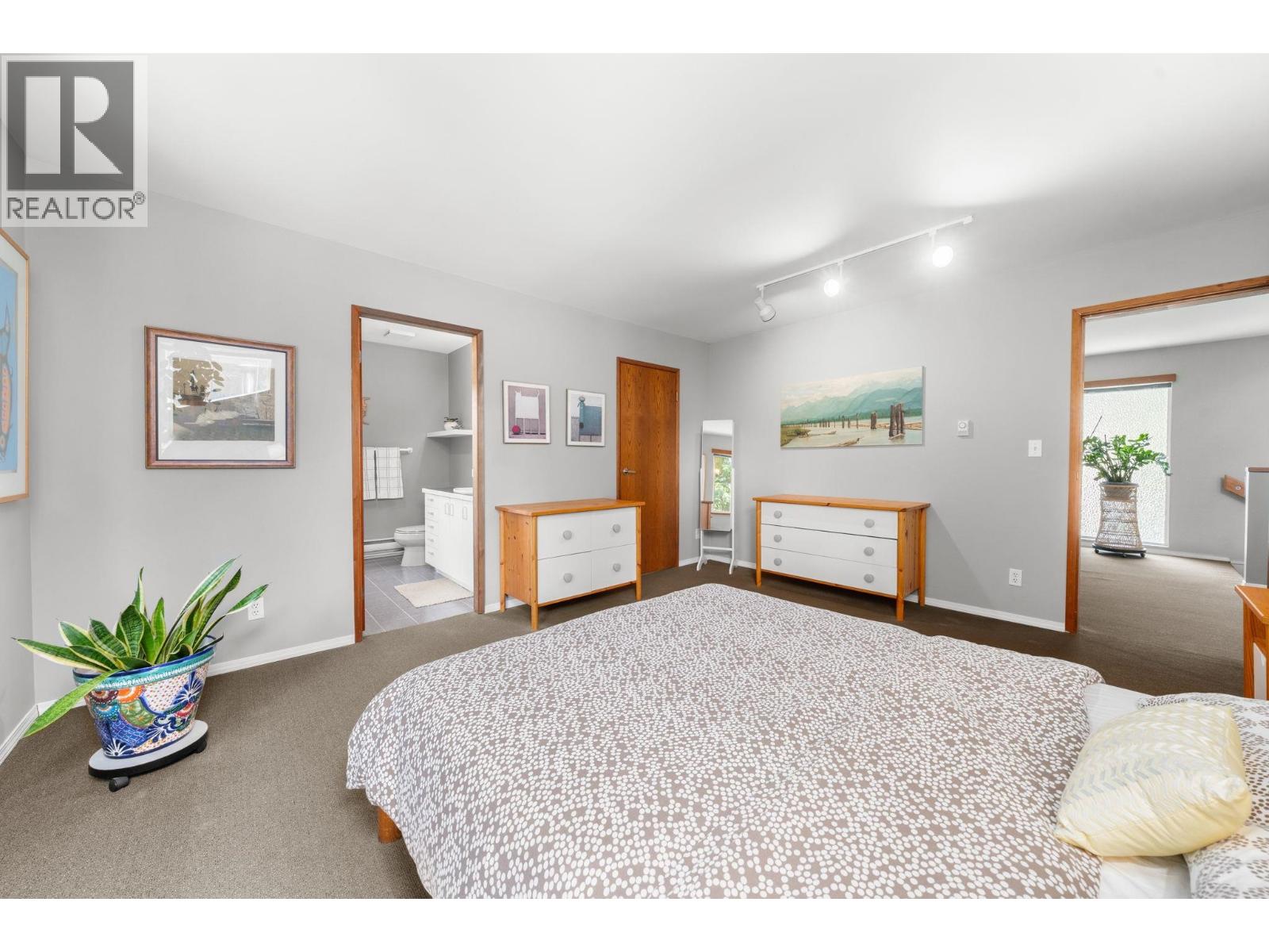 2301 GREENWOOD WAY, Squamish