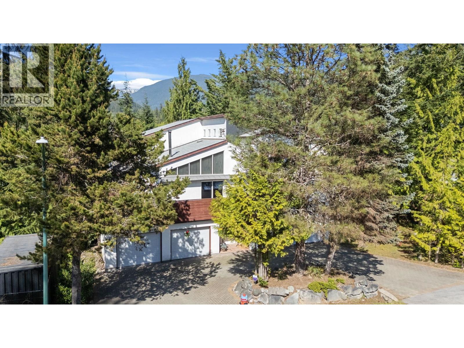 2301 GREENWOOD WAY, Squamish