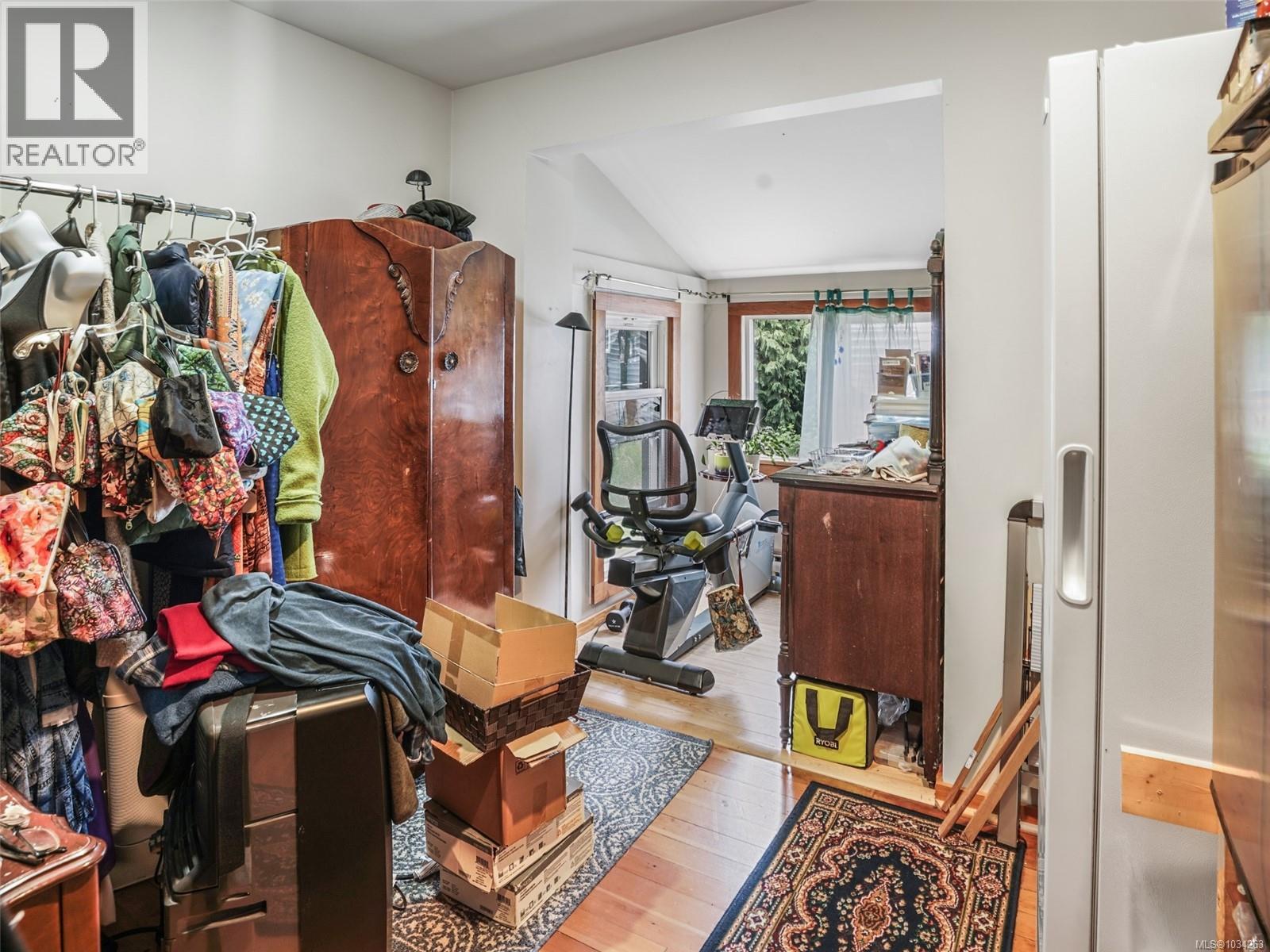 6829 First St - 8