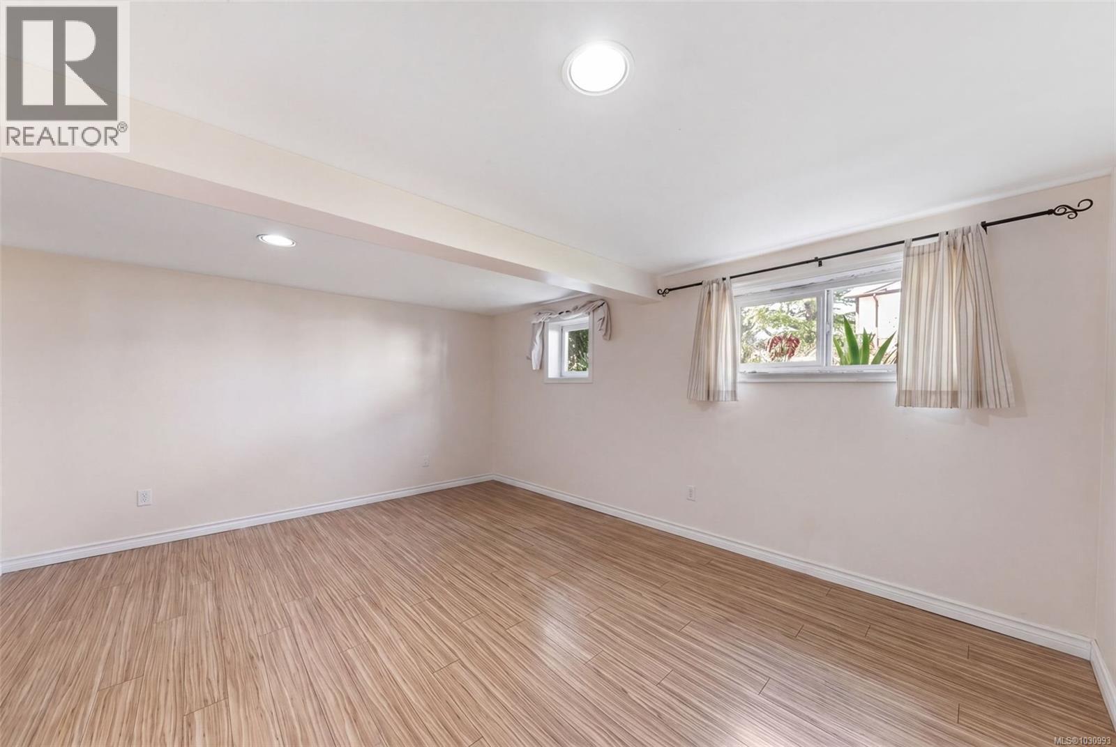 1728 Kenmore Rd - 23