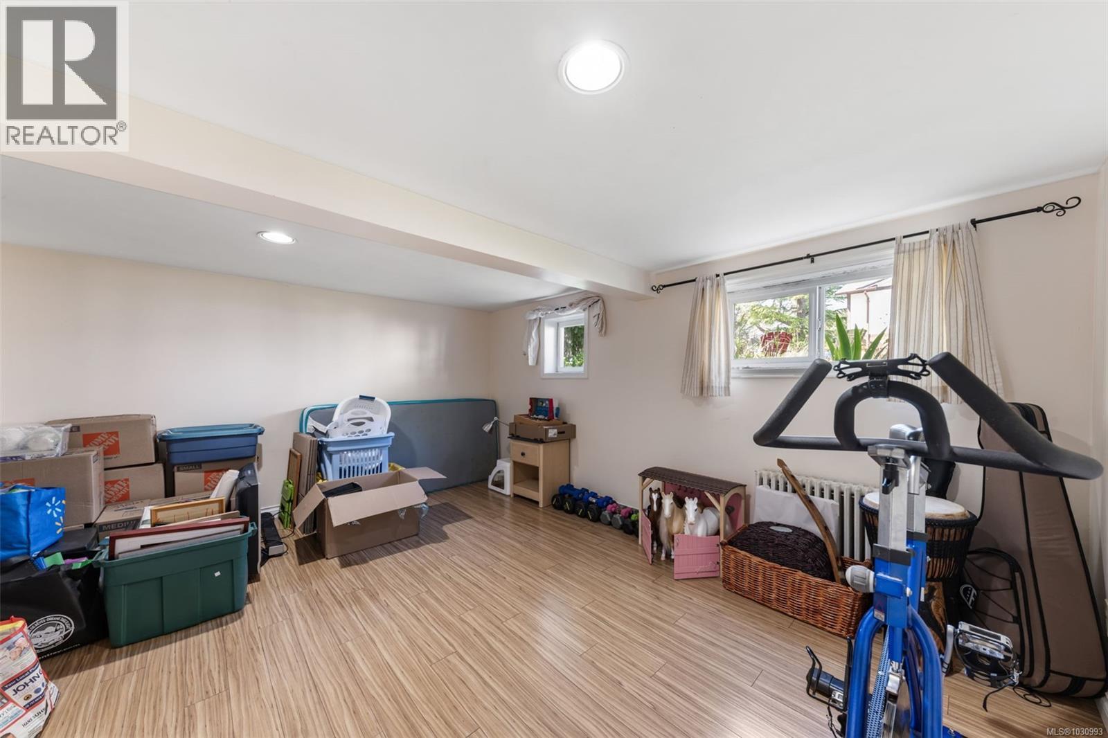 1728 Kenmore Rd - 24