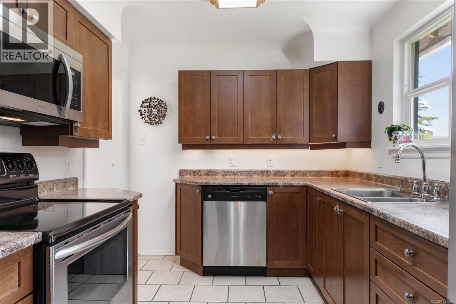 1728 Kenmore Rd - 7