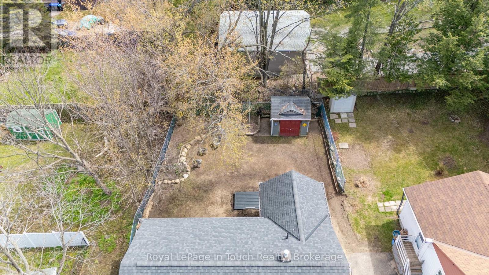 727 VICTORIA STREET - 43