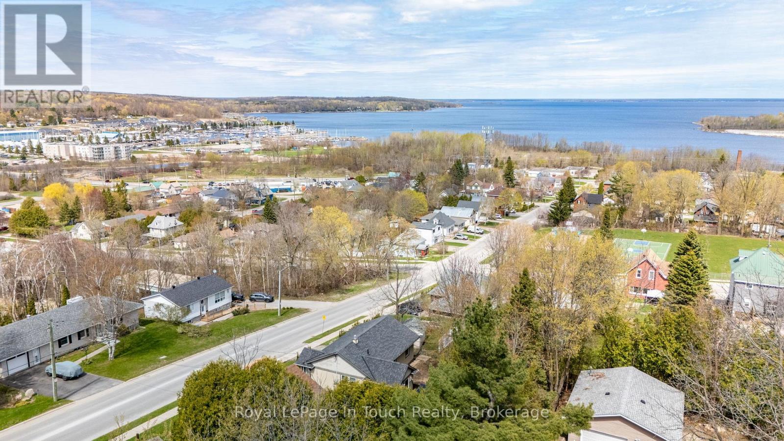 727 VICTORIA STREET - 46