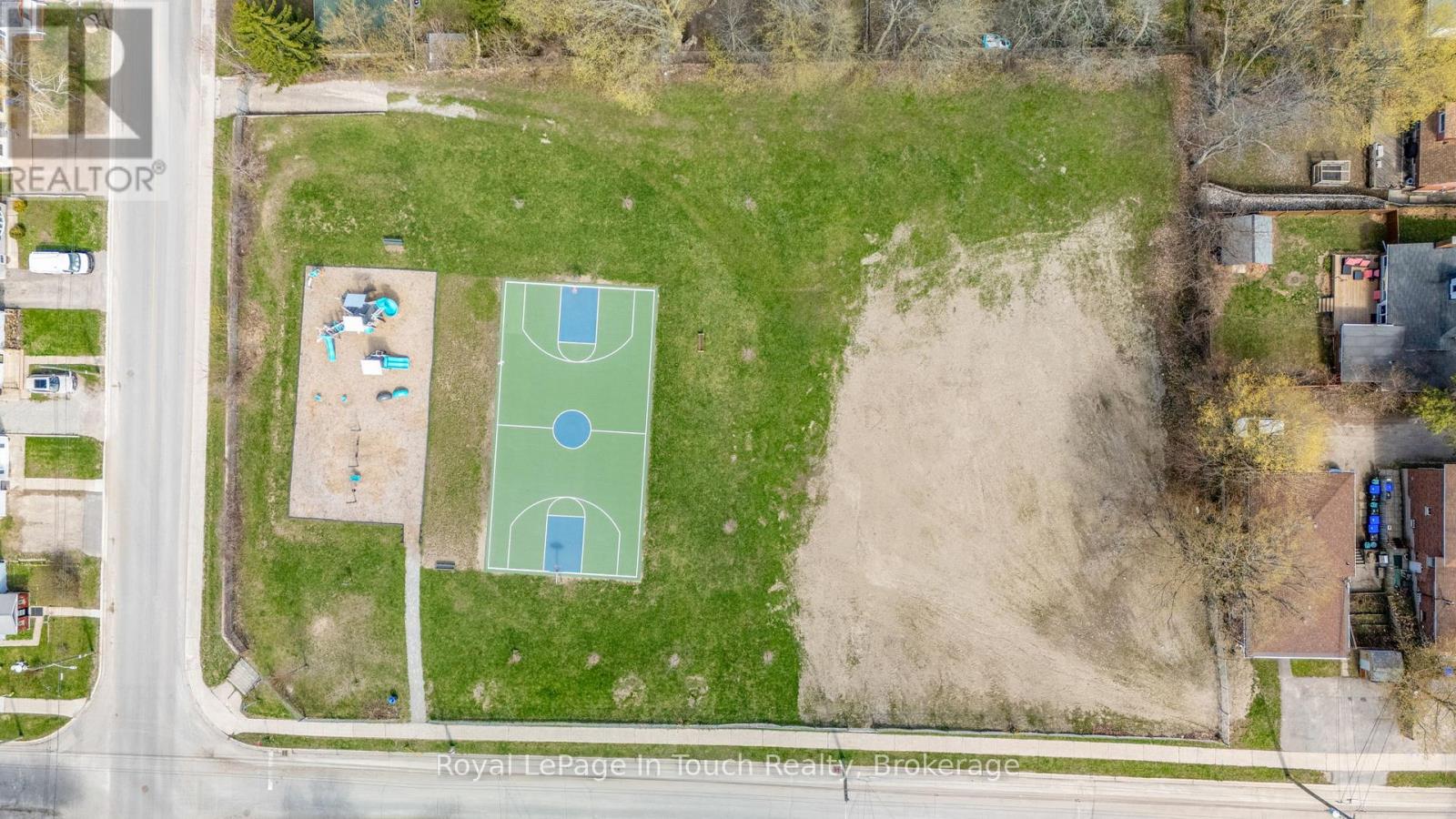 727 VICTORIA STREET - 49