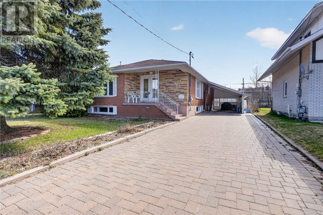 652 Churchill Avenue, Sudbury, Ontario, P3A3Z8 — Photo 2