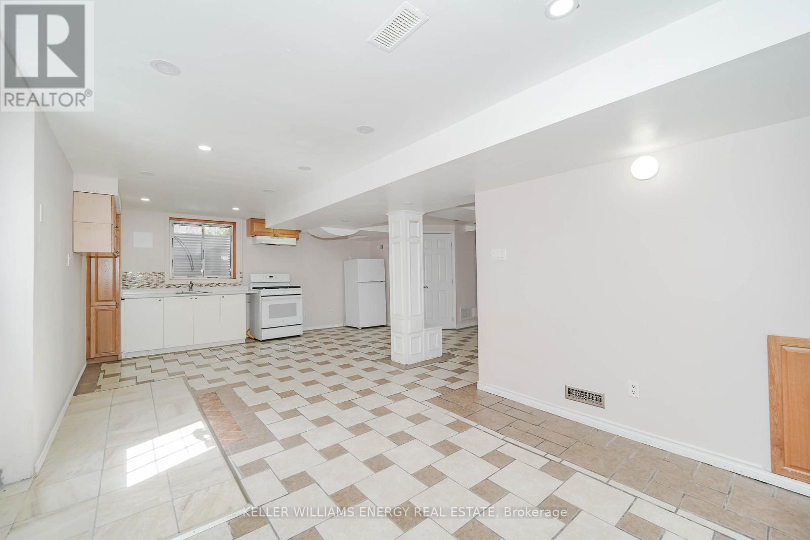 51 DIVINE DRIVE - 29