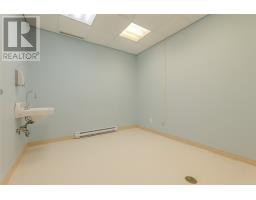 40 Airport Heights Drive thumbnail 18