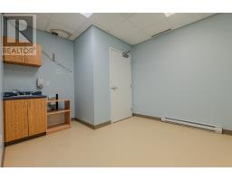 40 Airport Heights Drive thumbnail 14