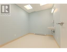40 Airport Heights Drive thumbnail 16