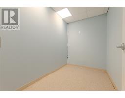 40 Airport Heights Drive thumbnail 44