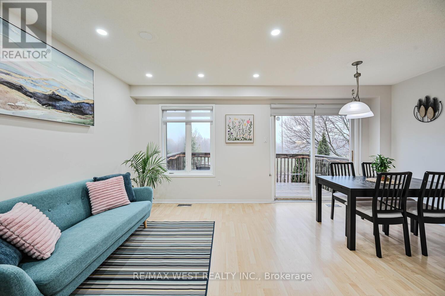 #48 120 RAILROAD STREET - 16