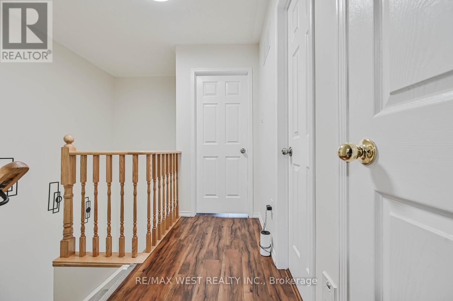 #48 120 RAILROAD STREET - 31