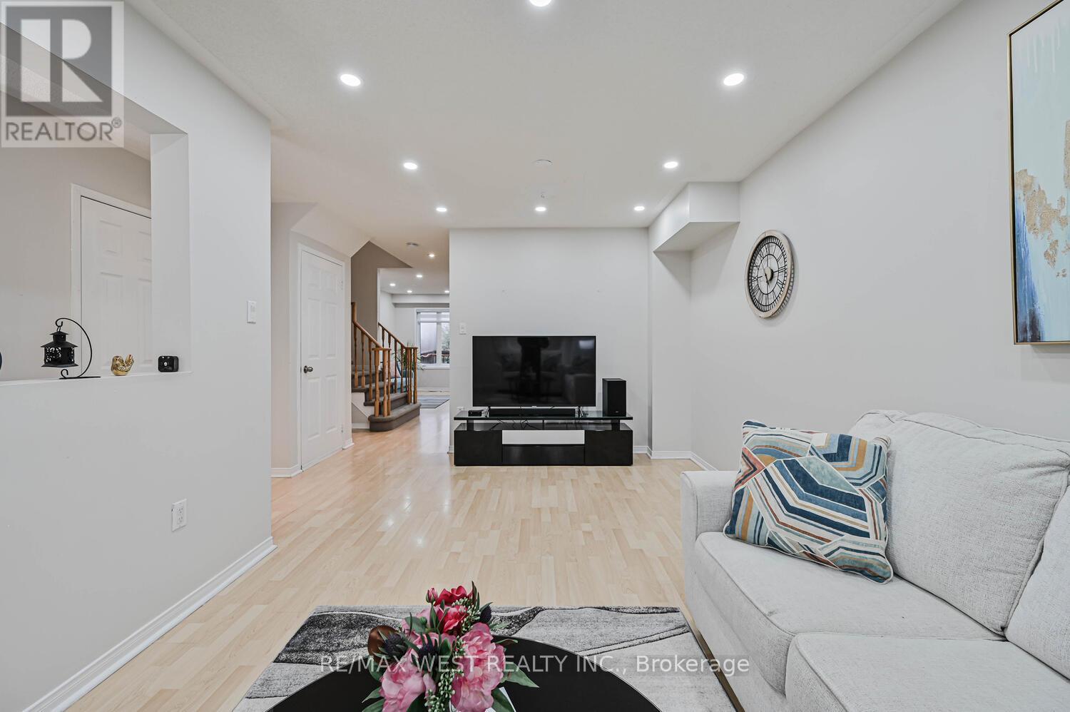 #48 120 RAILROAD STREET - 13