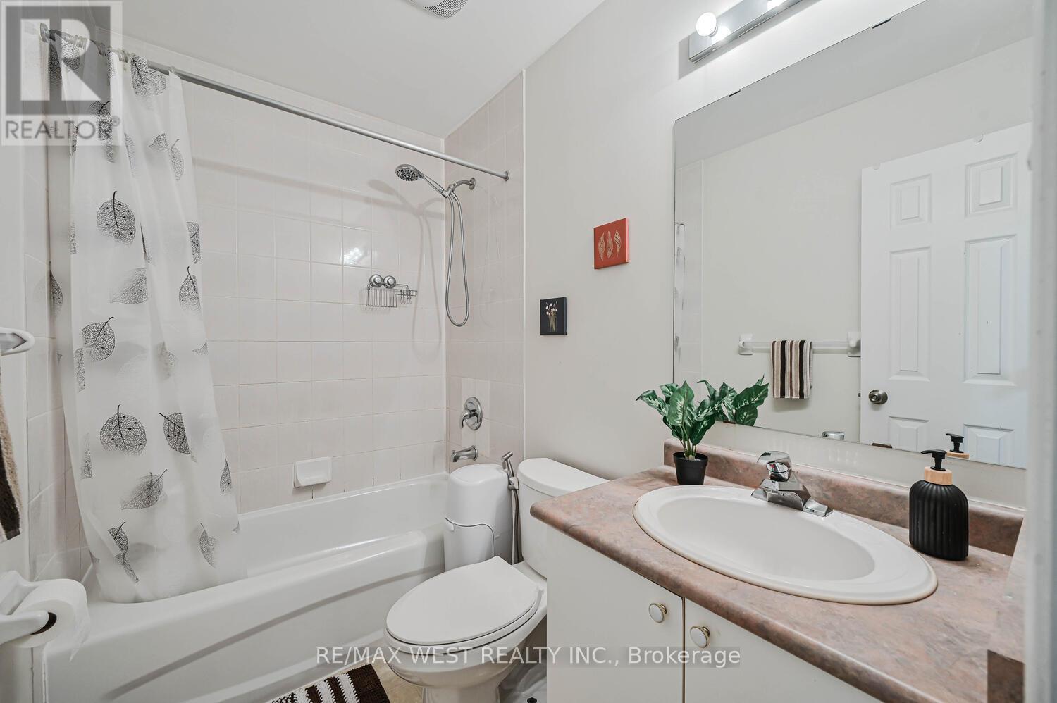 #48 120 RAILROAD STREET - 37