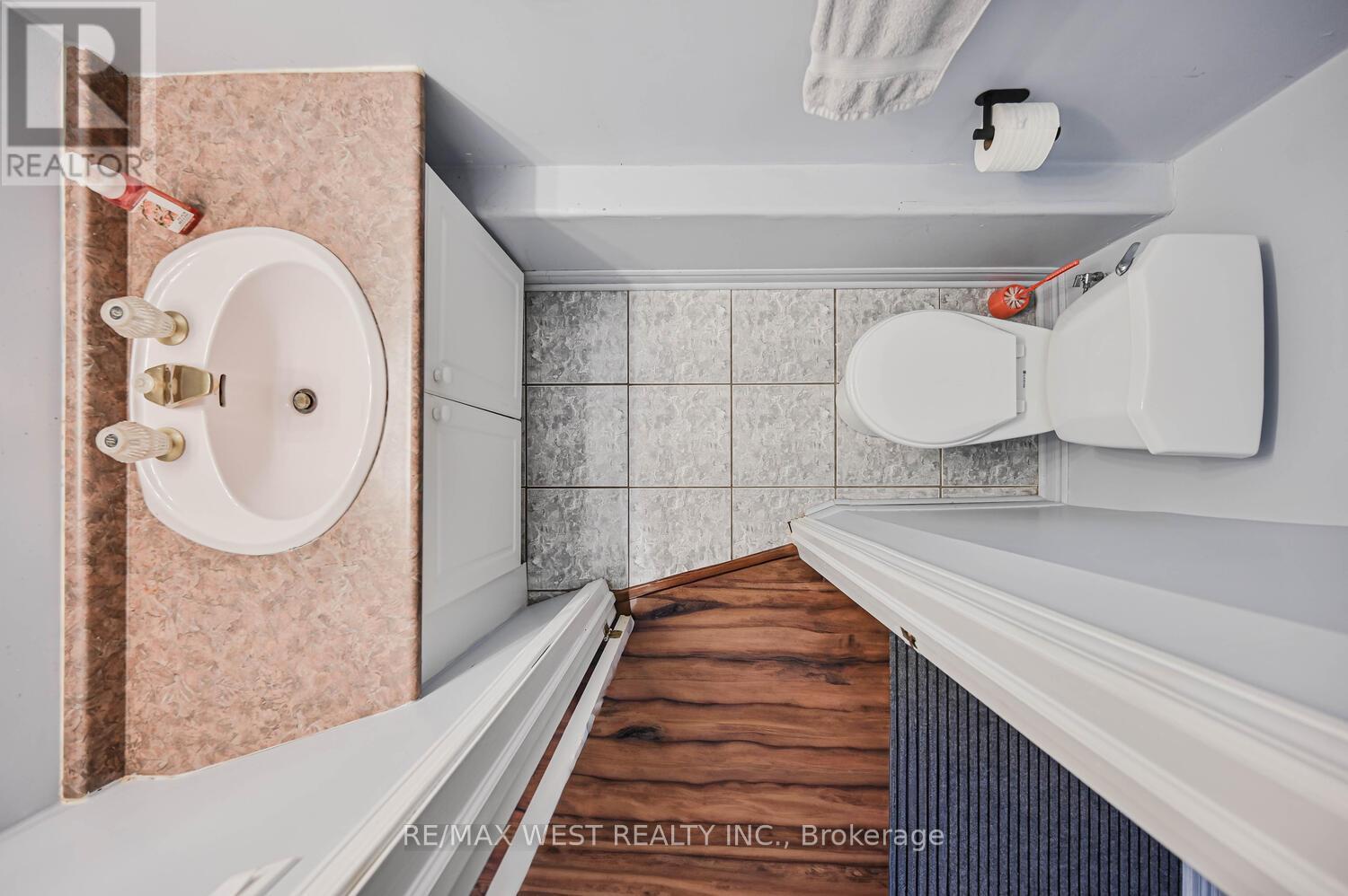 #48 120 RAILROAD STREET - 35