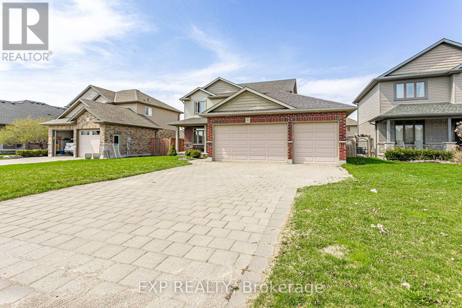 8 OLIVER CRESCENT - Image 3