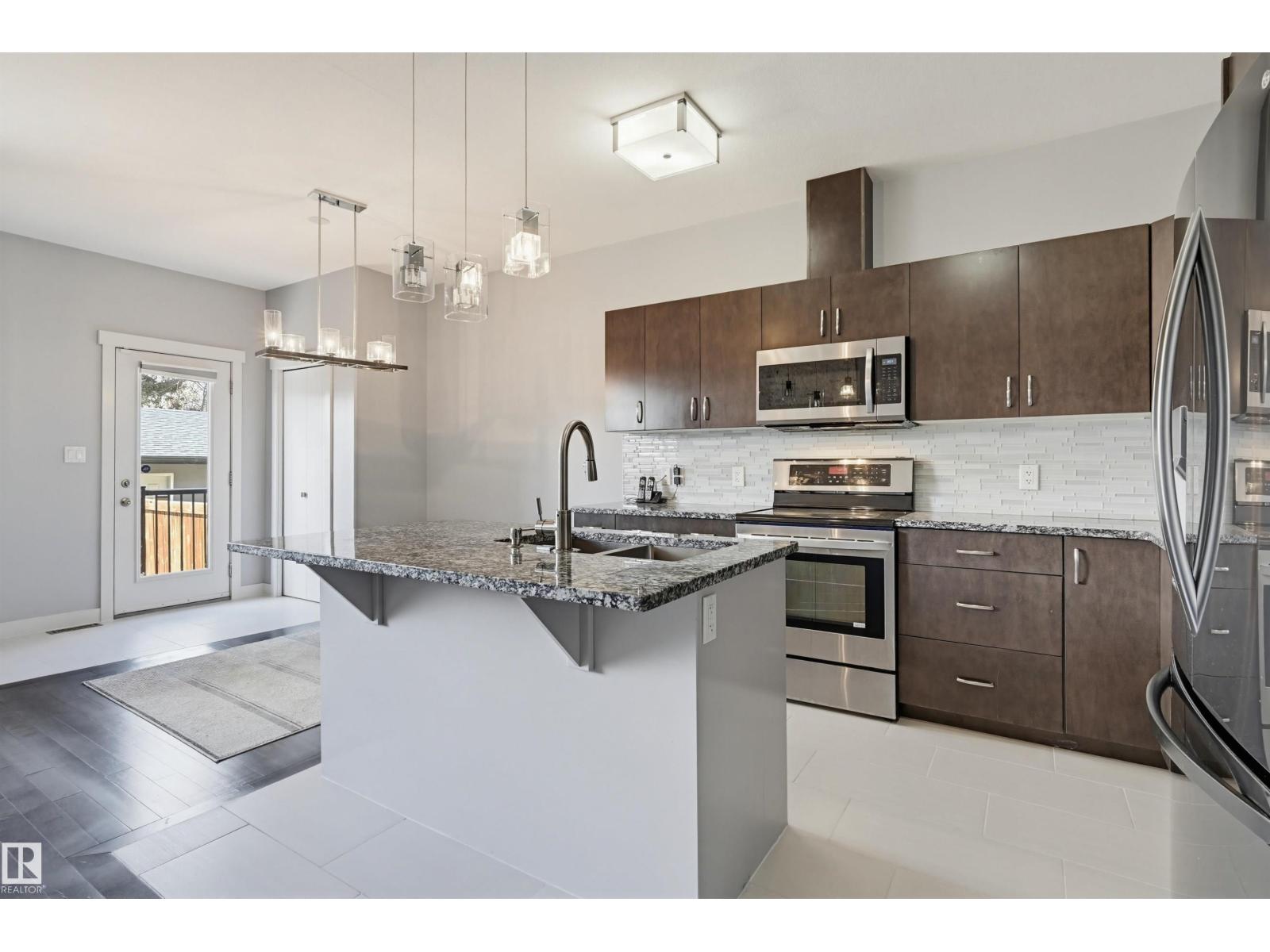 8834 91 ST NW - 14