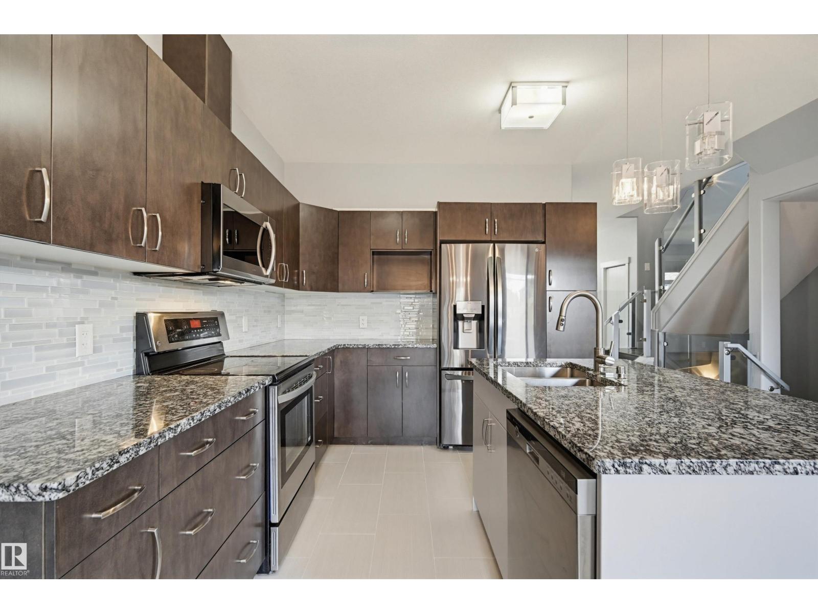 8834 91 ST NW - 15