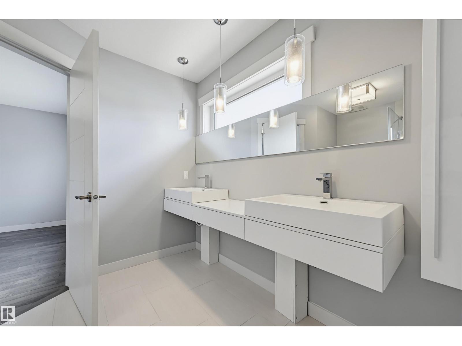 8834 91 ST NW - 24