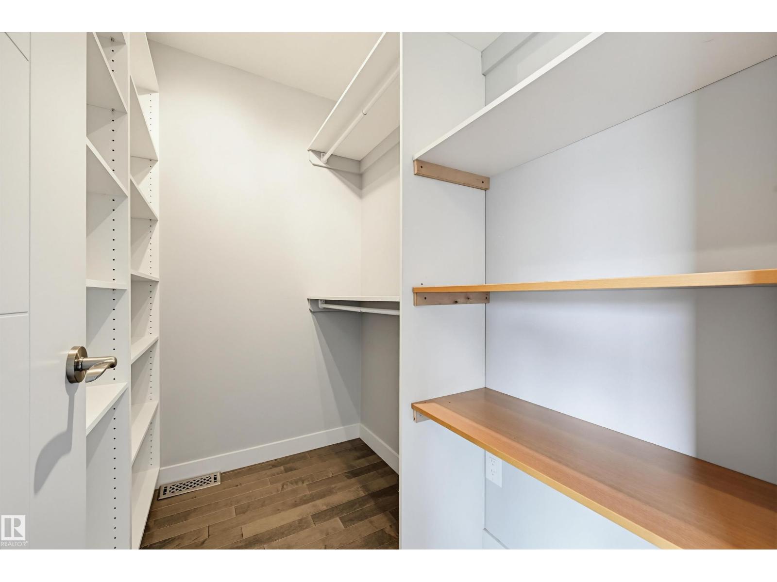 8834 91 ST NW - 26
