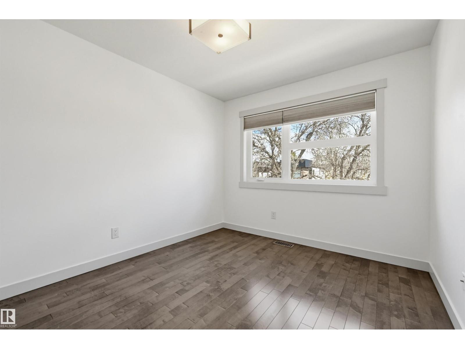 8834 91 ST NW - 29