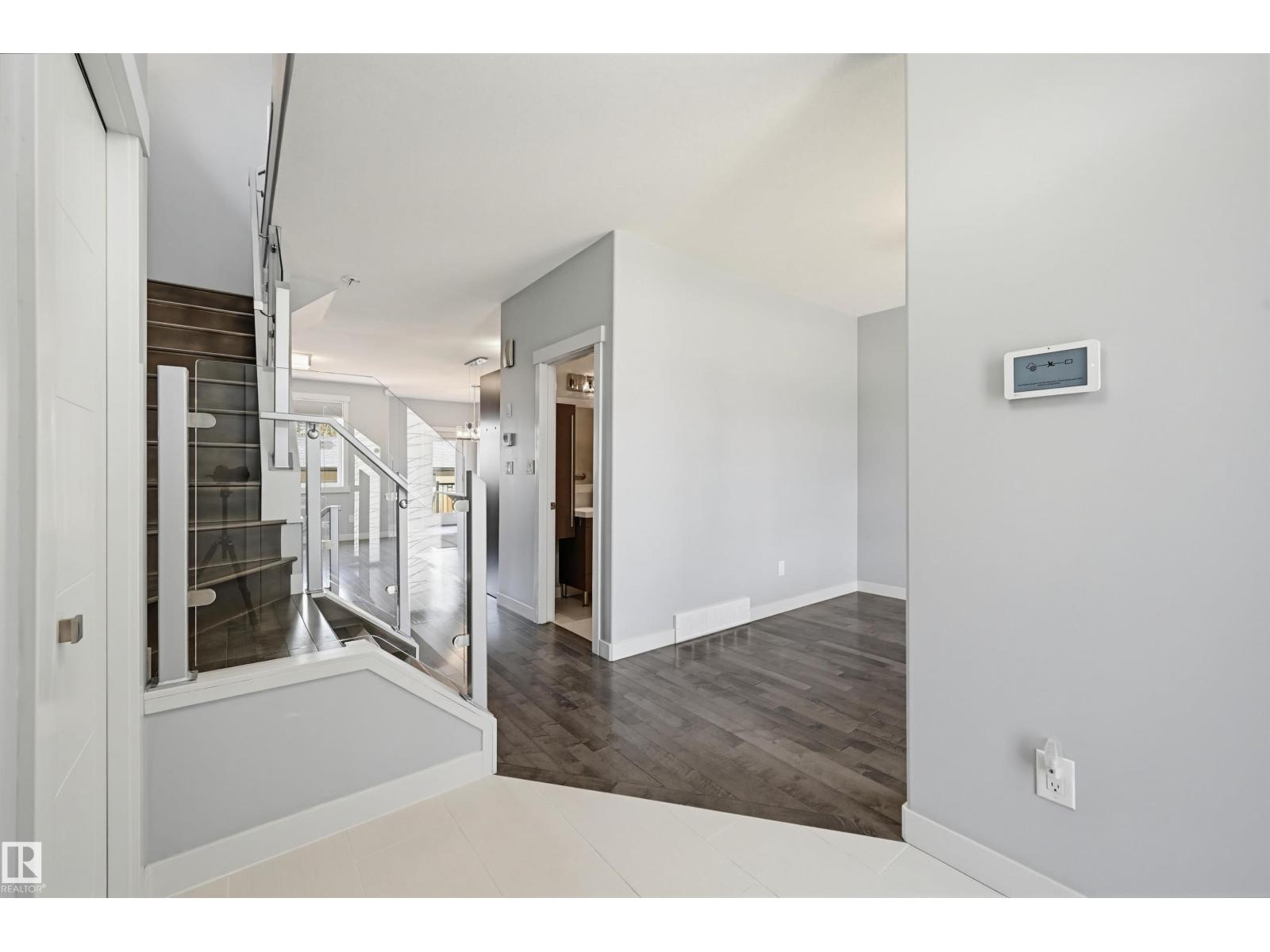 8834 91 ST NW - 4
