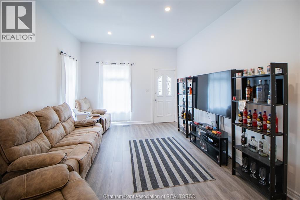 53 Selkirk STREET - 9