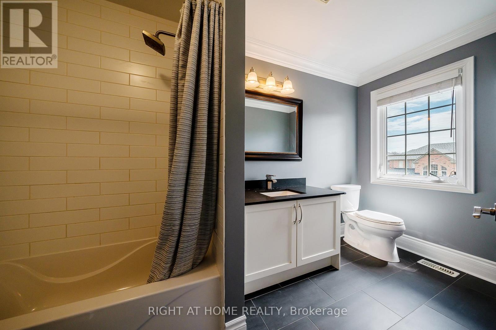 3353 SKIPTON LANE - 32