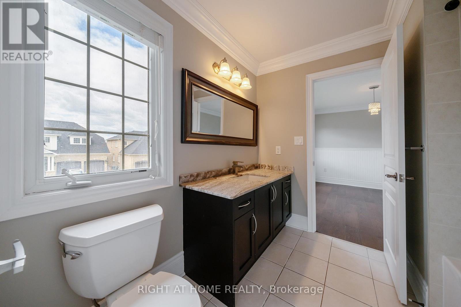 3353 SKIPTON LANE - 35