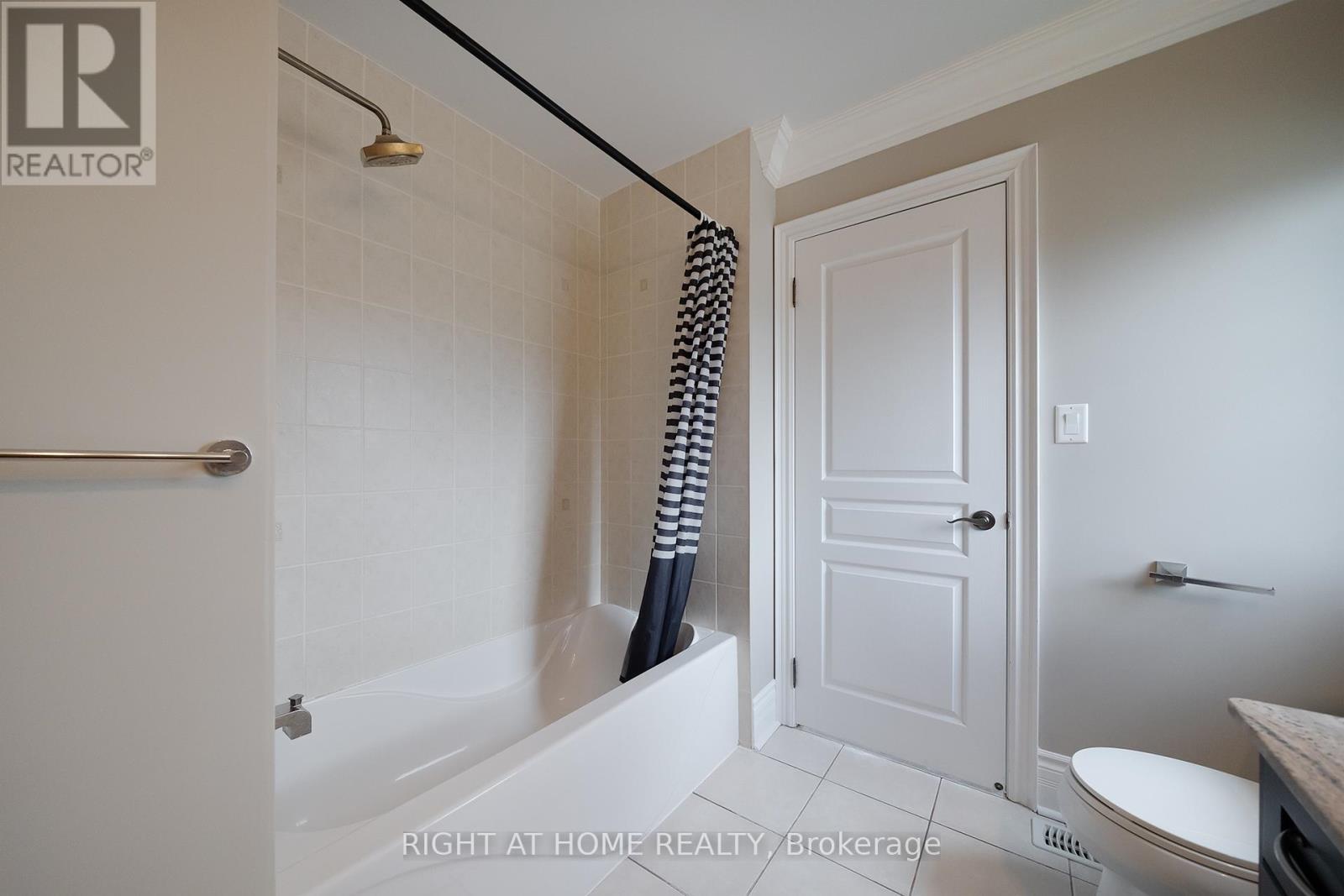3353 SKIPTON LANE - 36