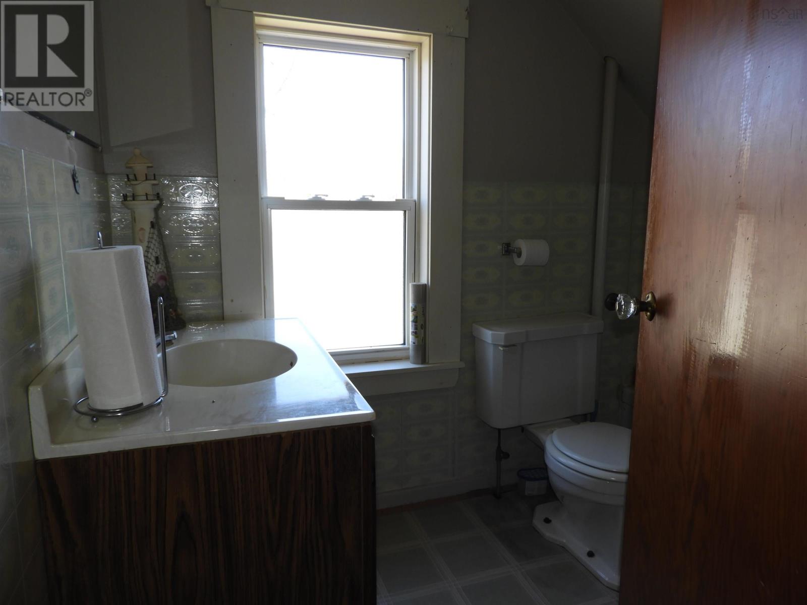 Property 21 of 25 of 767 Mill Road
