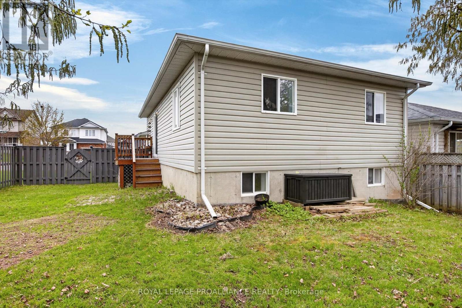 644 TRAILVIEW DRIVE - 36