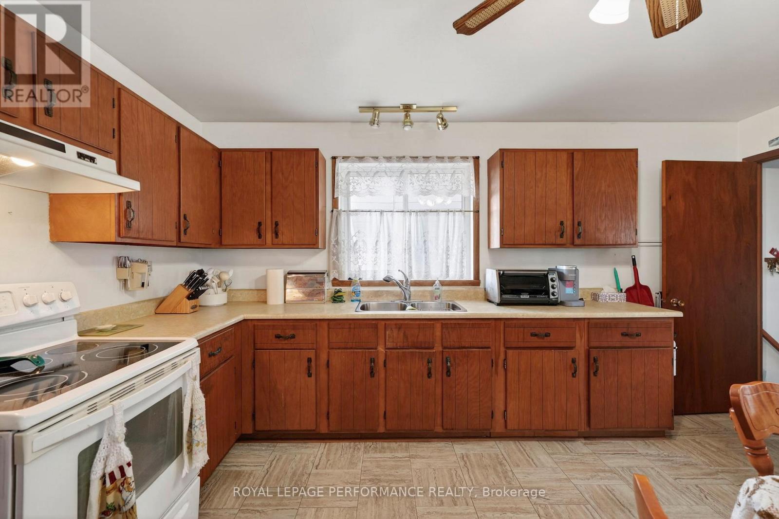 3205 DUVAL AVENUE - 10