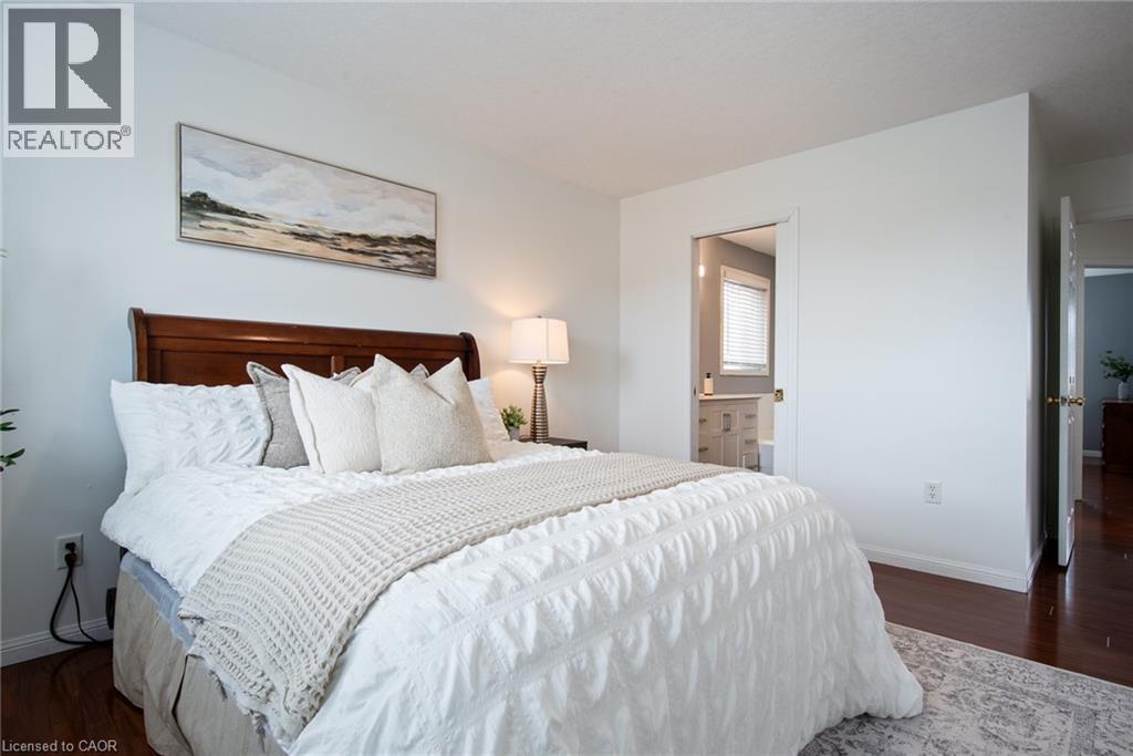 638 WINDFLOWER Crescent, Kitchener, Ontario, N2E3S9 — Photo 12