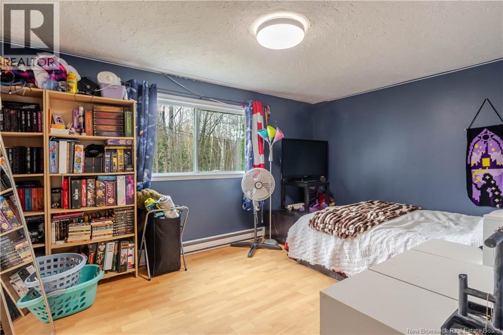 9 McLeod Lane - 17