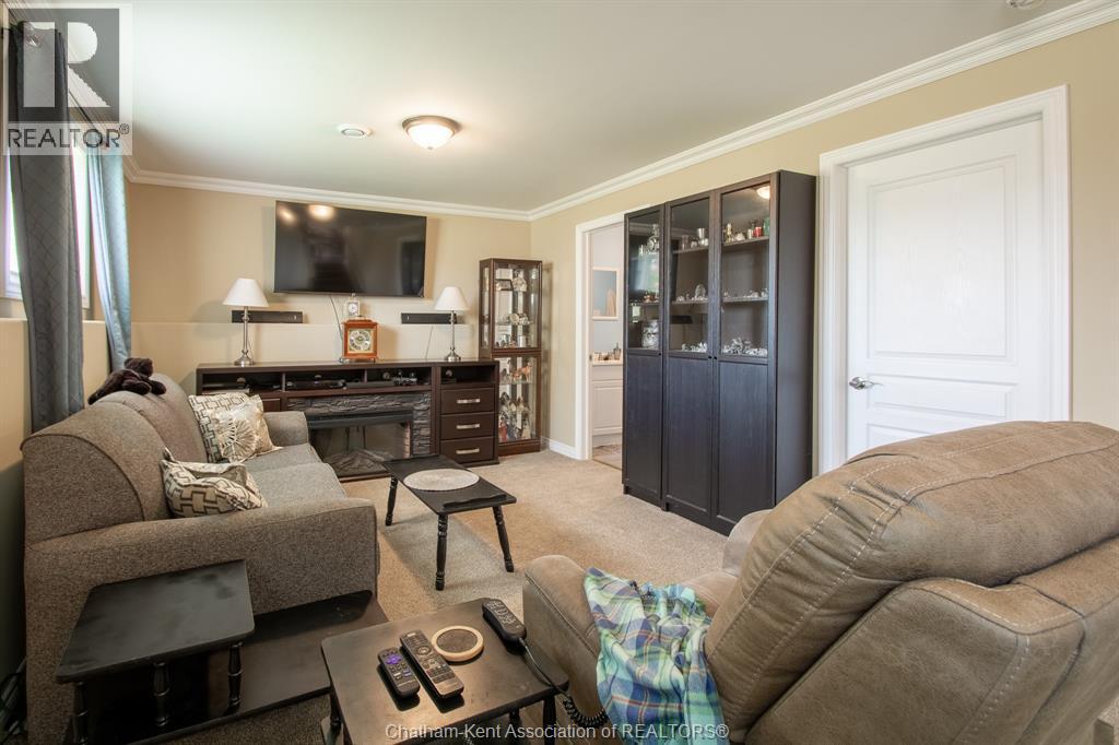 227 Bristol DRIVE - 31