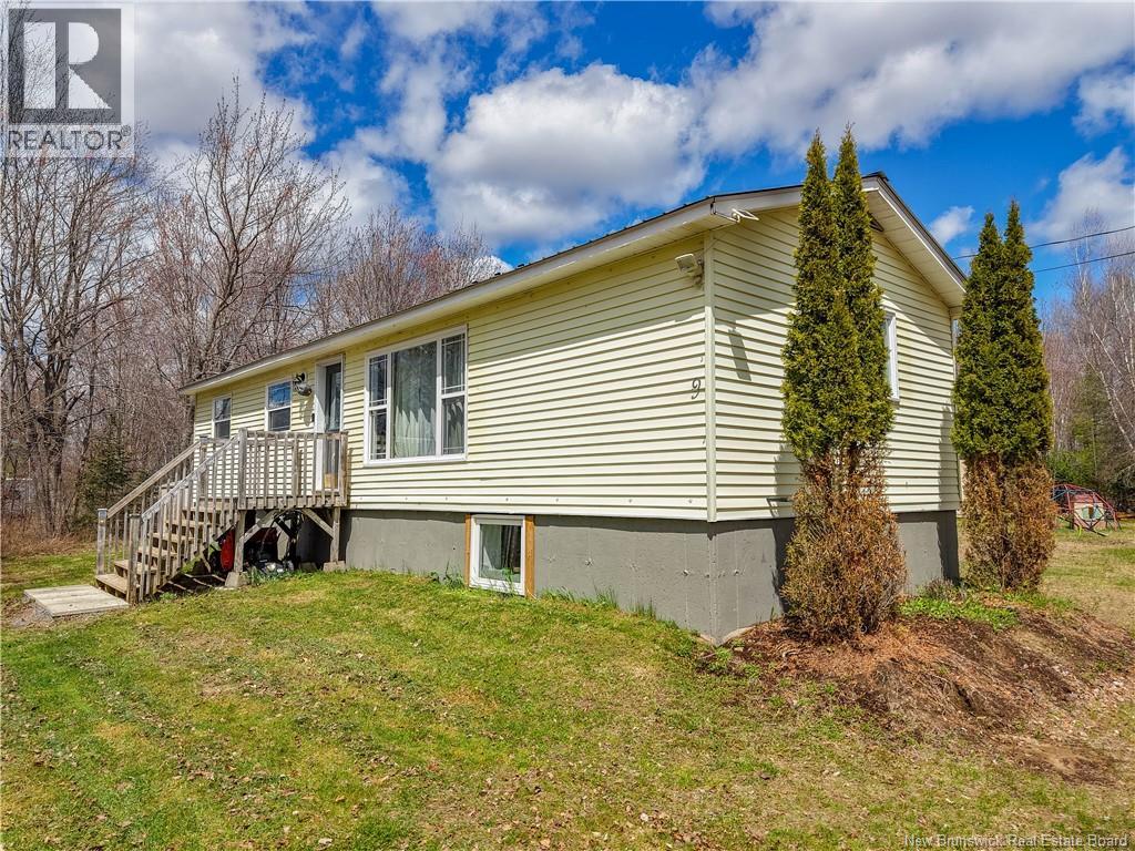 9 McLeod Lane - 32