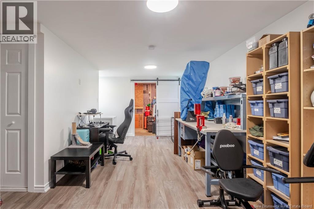 9 McLeod Lane - 21